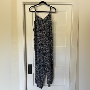 Old Navy Jumpsuit, size Xl, blue floral